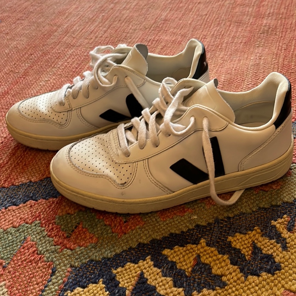 Veja V-10 Sneakers